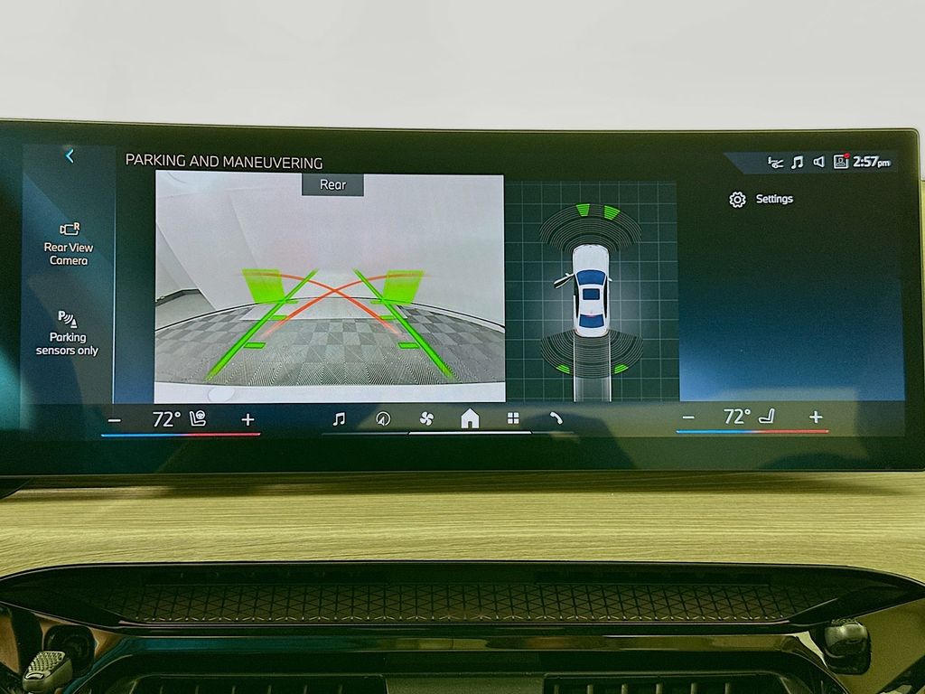 Thumbnail: 2025 BMW 3 Series - 14