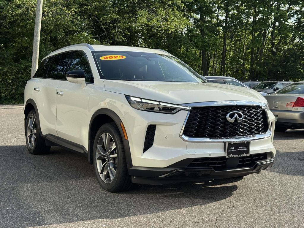 Majestic White 2023 INFINITI QX60 Luxe AWD SUV / Crossover All-Wheel Drive 9-Speed Automatic