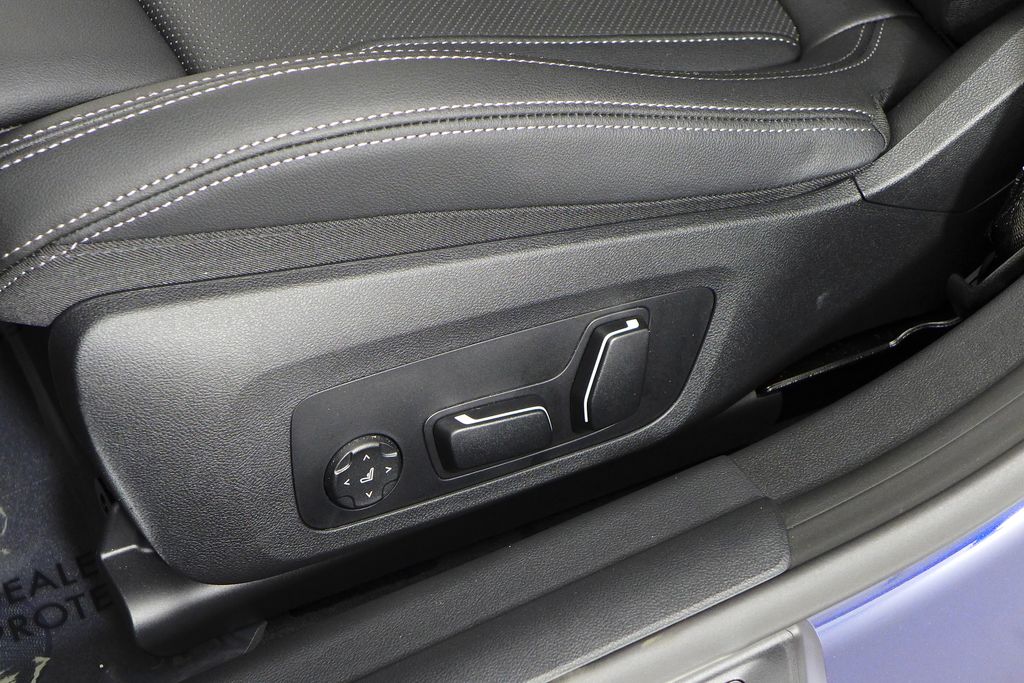 Thumbnail: 2025 BMW i4 - 23