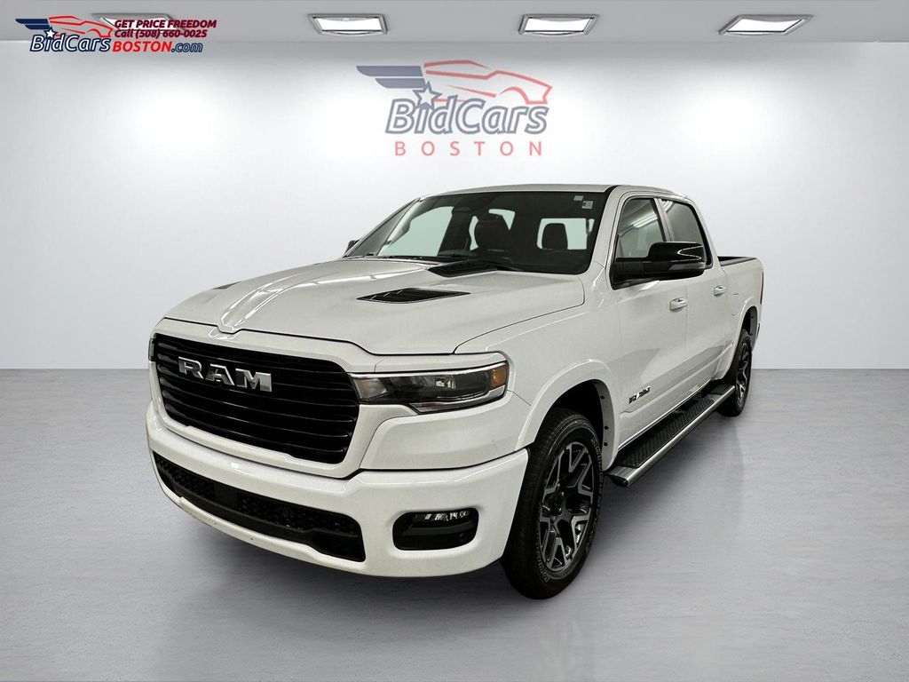 2025 RAM 1500 Laramie Crew Cab 4WD