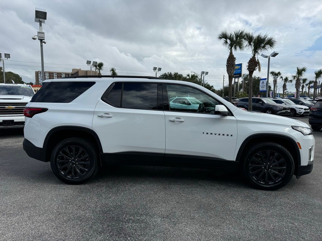 2022 Chevrolet Traverse RS 9