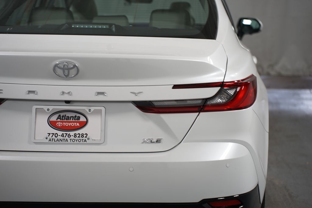 Thumbnail: 2025 Toyota Camry - 10