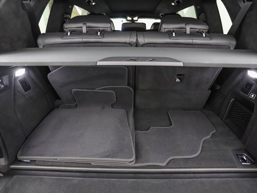 Thumbnail: 2023 BMW X7 - 25