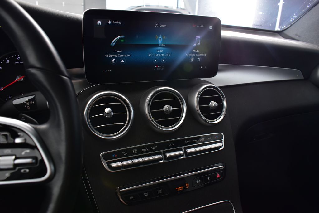 2022 Mercedes-Benz GLC 300 18