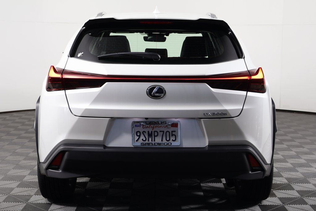 Thumbnail: 2025 Lexus UX - 5
