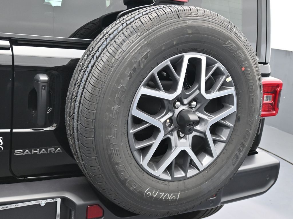 New 2025 Black Clearcoat Jeep Sahara image 32
