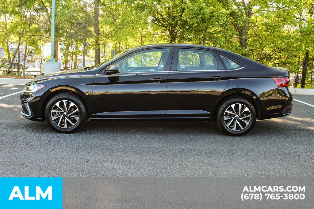 Used 2025 Black Volkswagen 1.5T S image 7