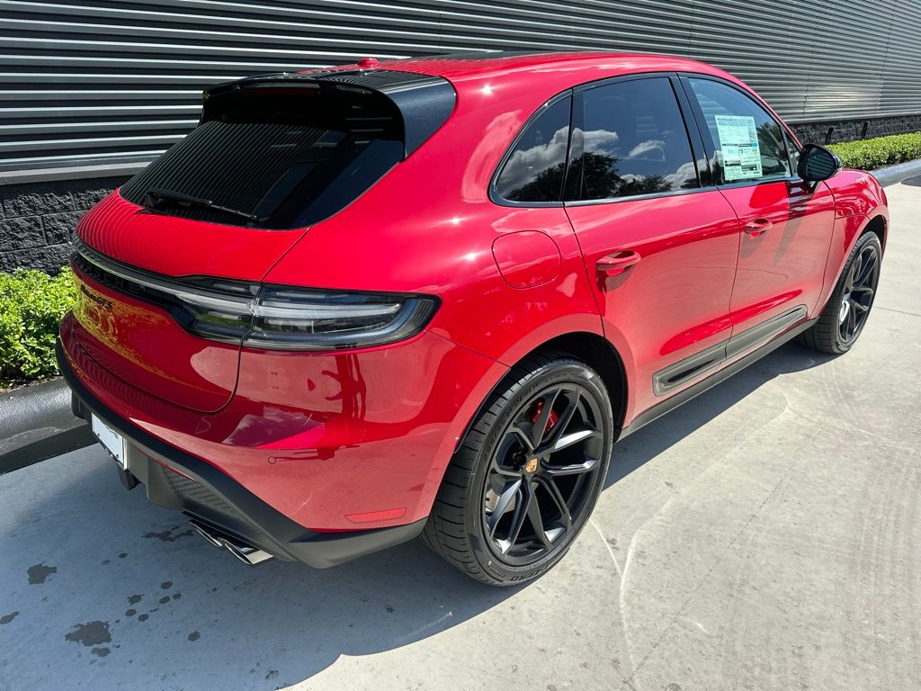 Thumbnail: 2026 Porsche Macan - 9