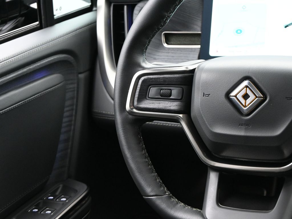 2024 Rivian R1S Adventure
