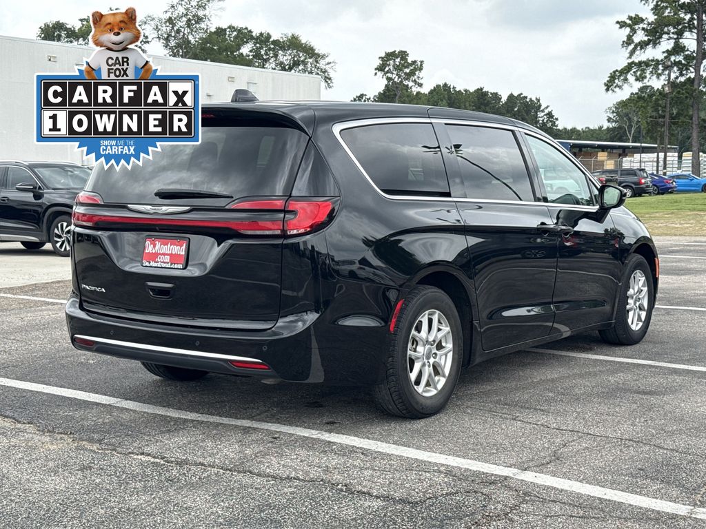 2024 Chrysler Pacifica Touring L - 4