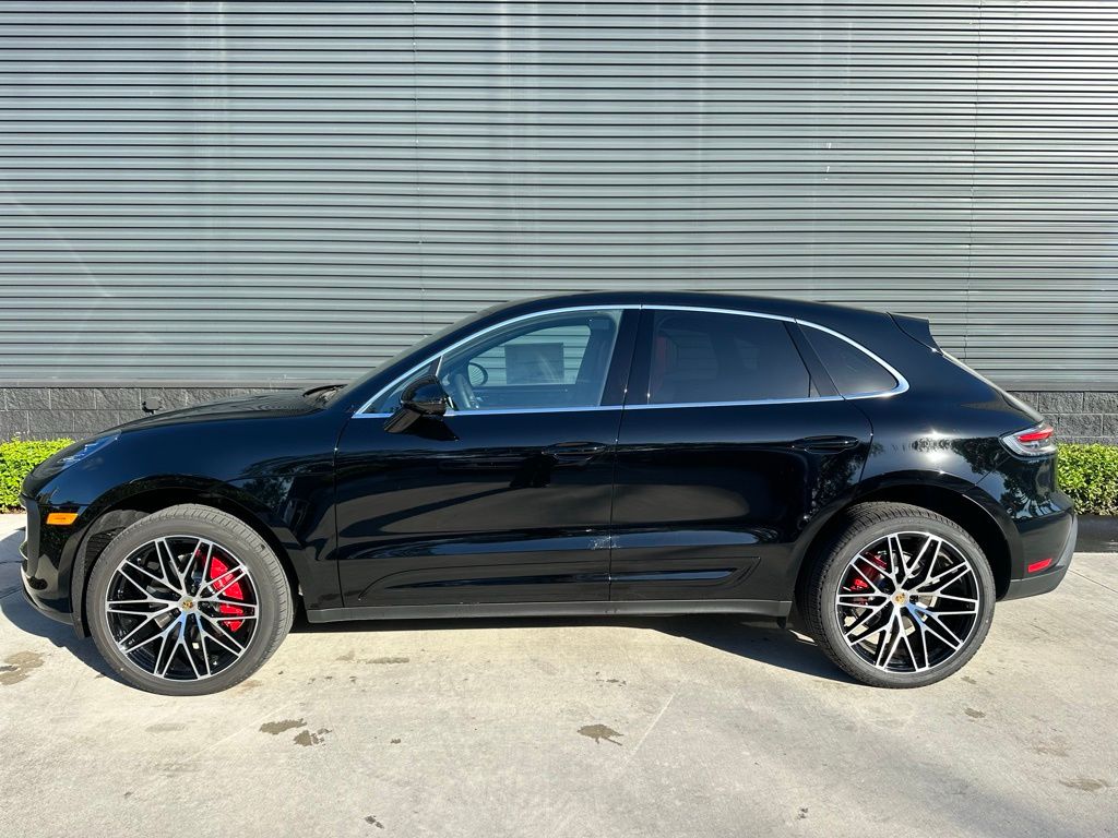 Thumbnail: 2026 Porsche Macan - 2