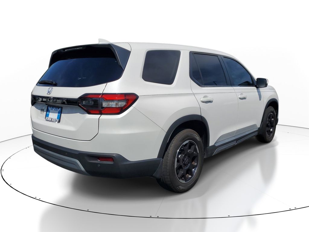 Used 2025 Honda Pilot SUV