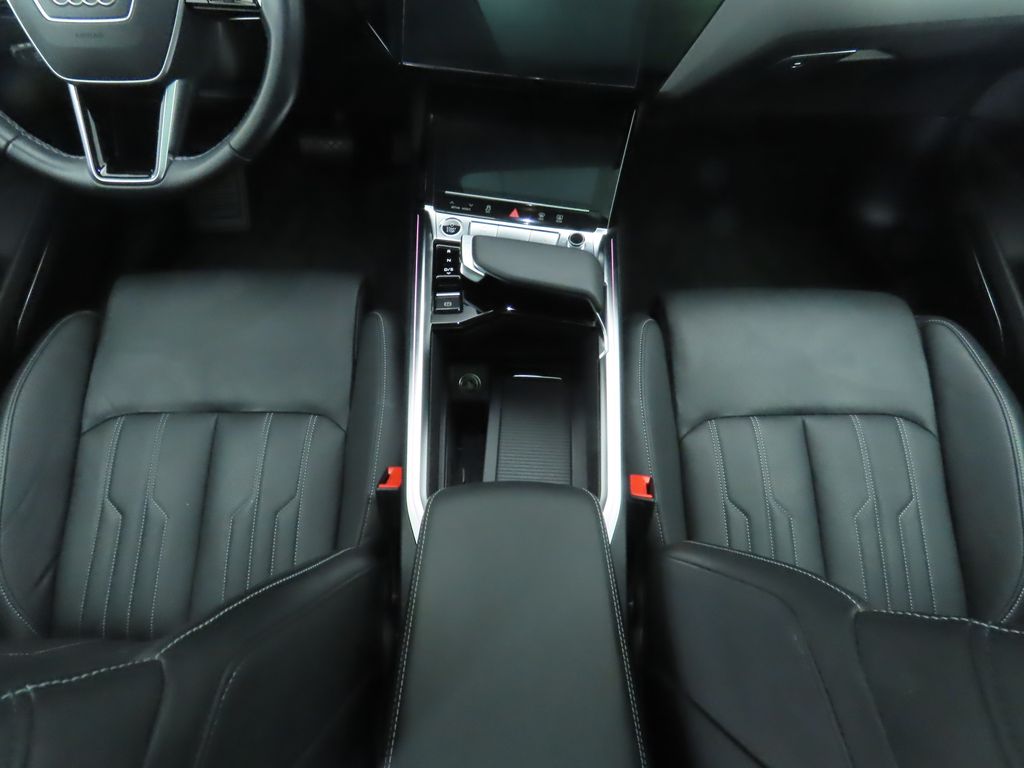 2022 Audi e-tron S Prestige 17