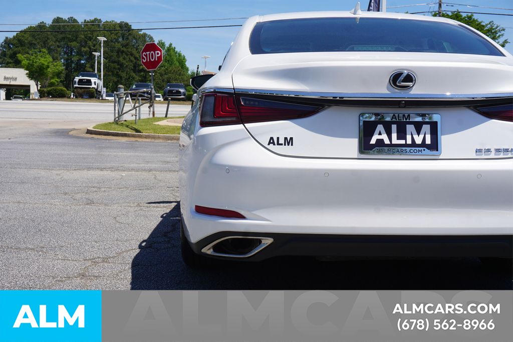 Used 2019 White Lexus 350 image 15