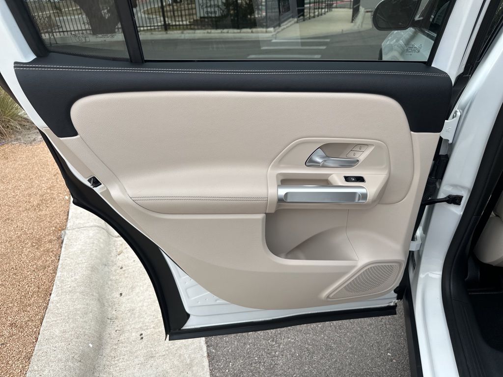 Used Car 2023 Mercedes-benz Glb  Glb 250 For Sale Under $35,000 In Austin, Texas