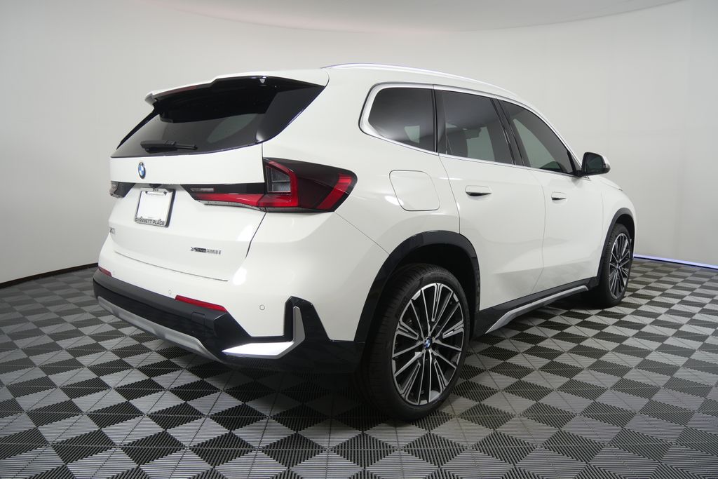 Thumbnail: 2026 BMW X1 - 3