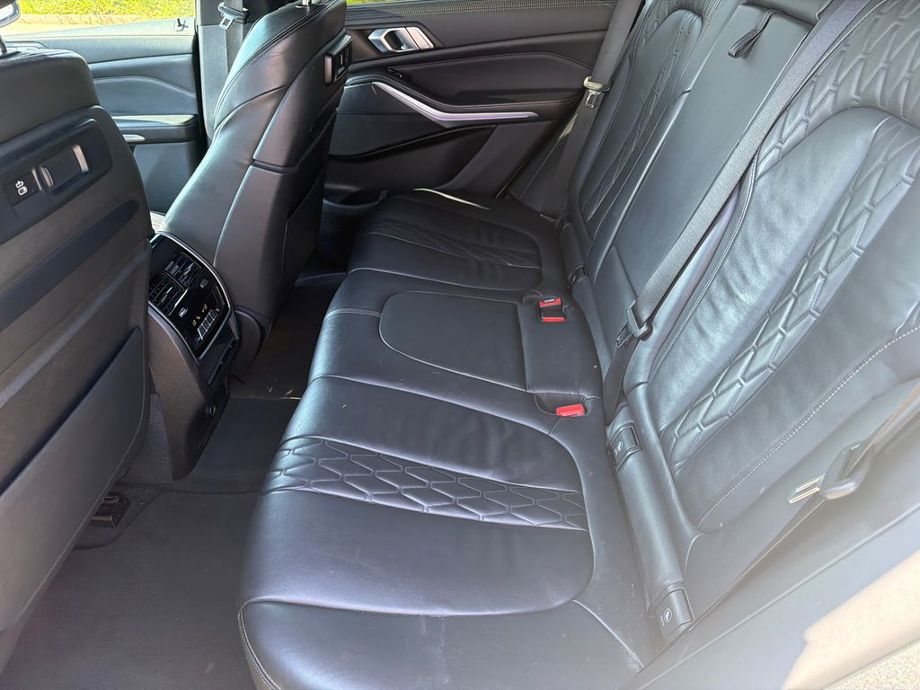 Used 2020 White BMW xDrive40i image 20