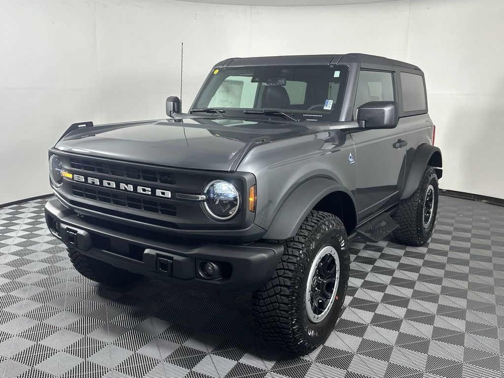 2024 Ford Bronco Black Diamond 3