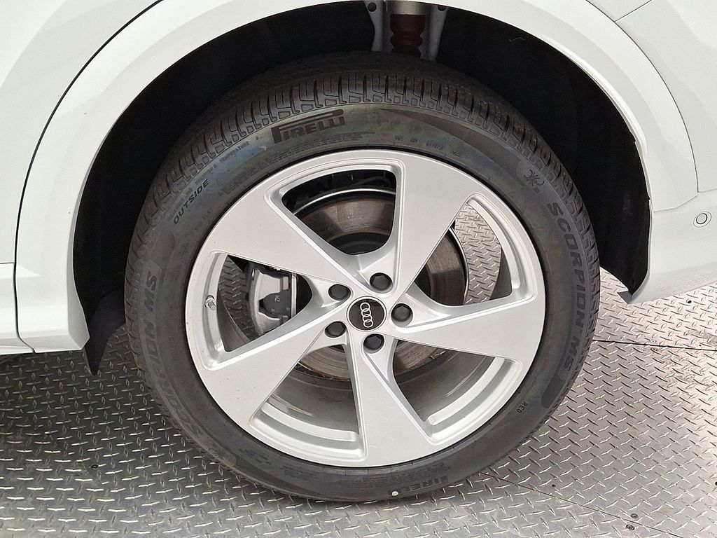 Thumbnail: 2025 Audi Q5 - 5