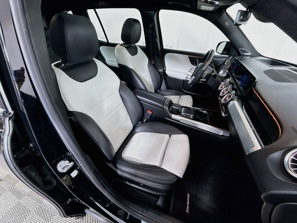 Thumbnail: 2021 Mercedes-Benz GLB - 28