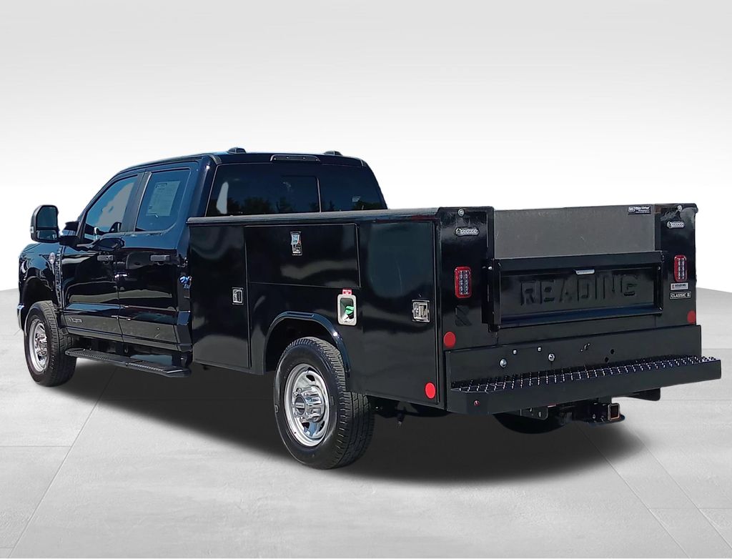 2025 Ford F-350 Chassis XL