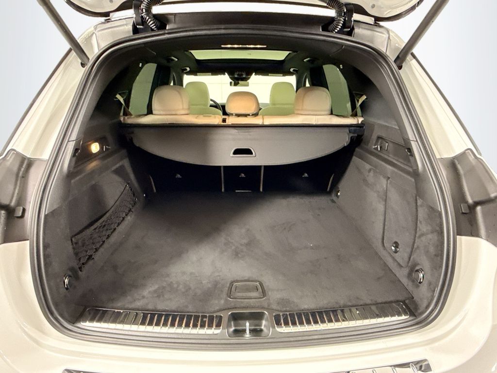 Thumbnail: 2026 Mercedes-Benz GLE - 30