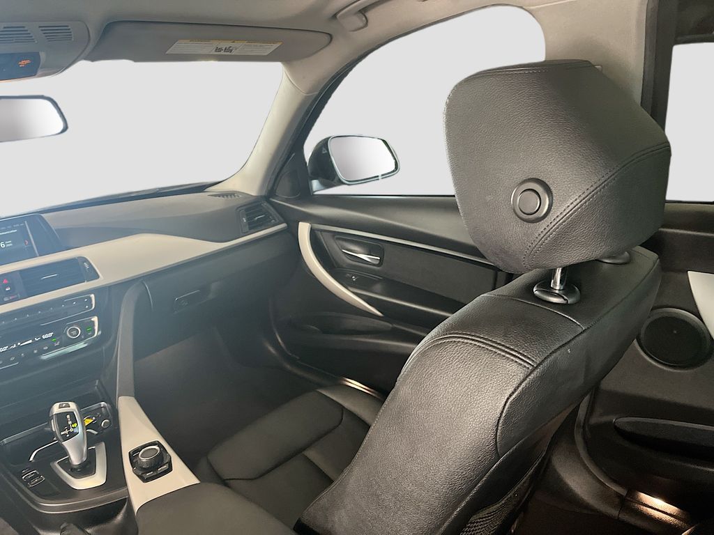 Used 2018 Gray BMW 320i image 22