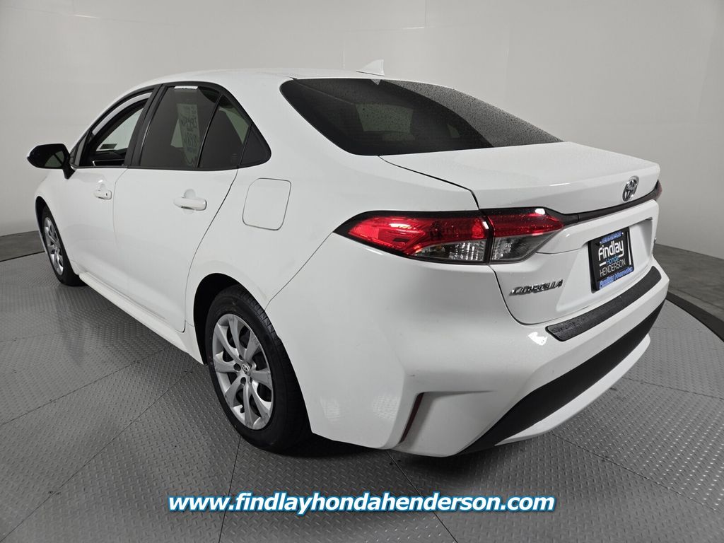 2022 Toyota Corolla LE photo