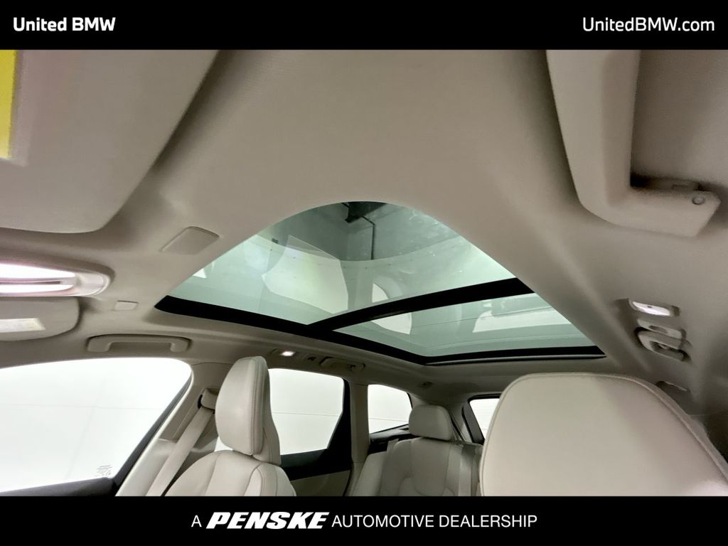 2022 Volvo XC60 B6 Inscription 19