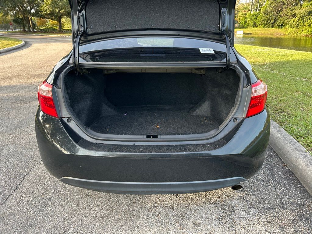 Thumbnail: 2019 Toyota Corolla - 10