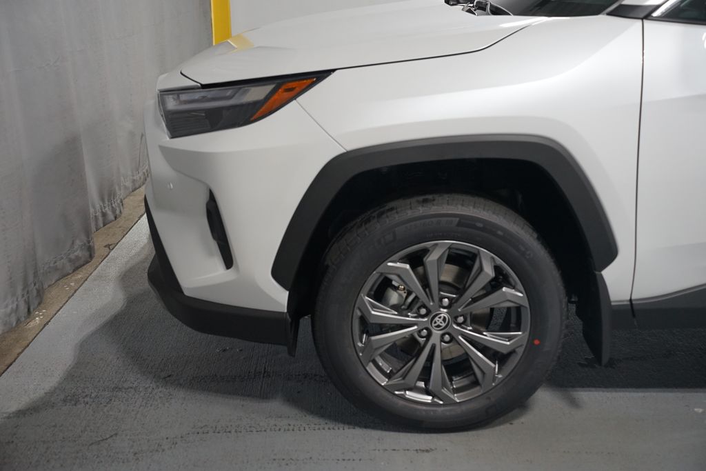 Thumbnail: 2025 Toyota RAV4 - 5