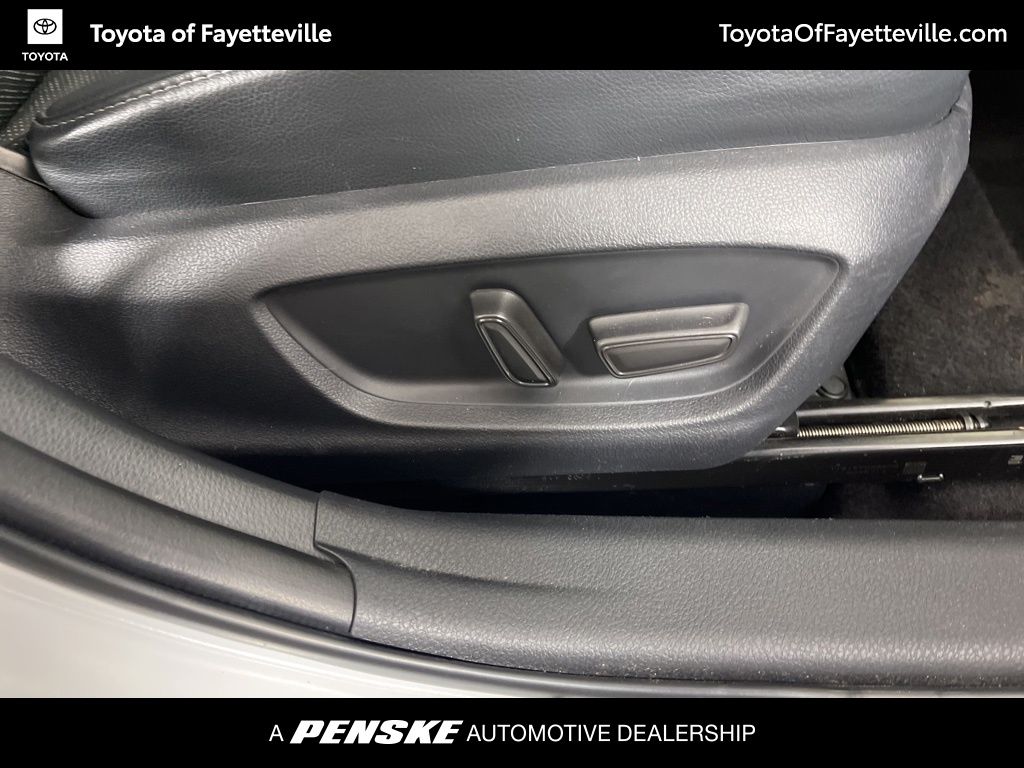 Thumbnail: 2018 Toyota Camry - 8