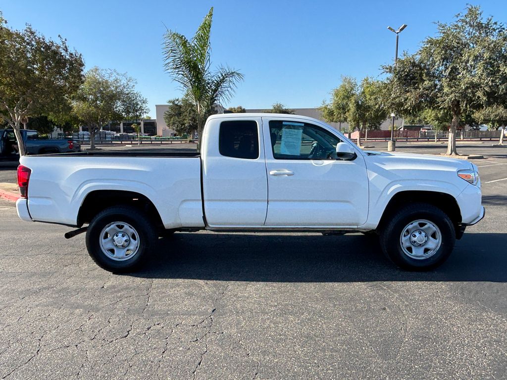 Thumbnail: 2020 Toyota Tacoma - 4