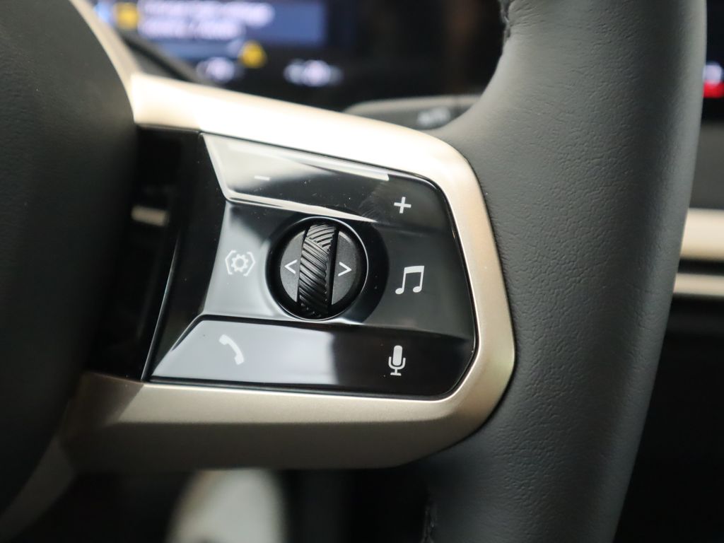 2025 BMW iX xDrive50 12