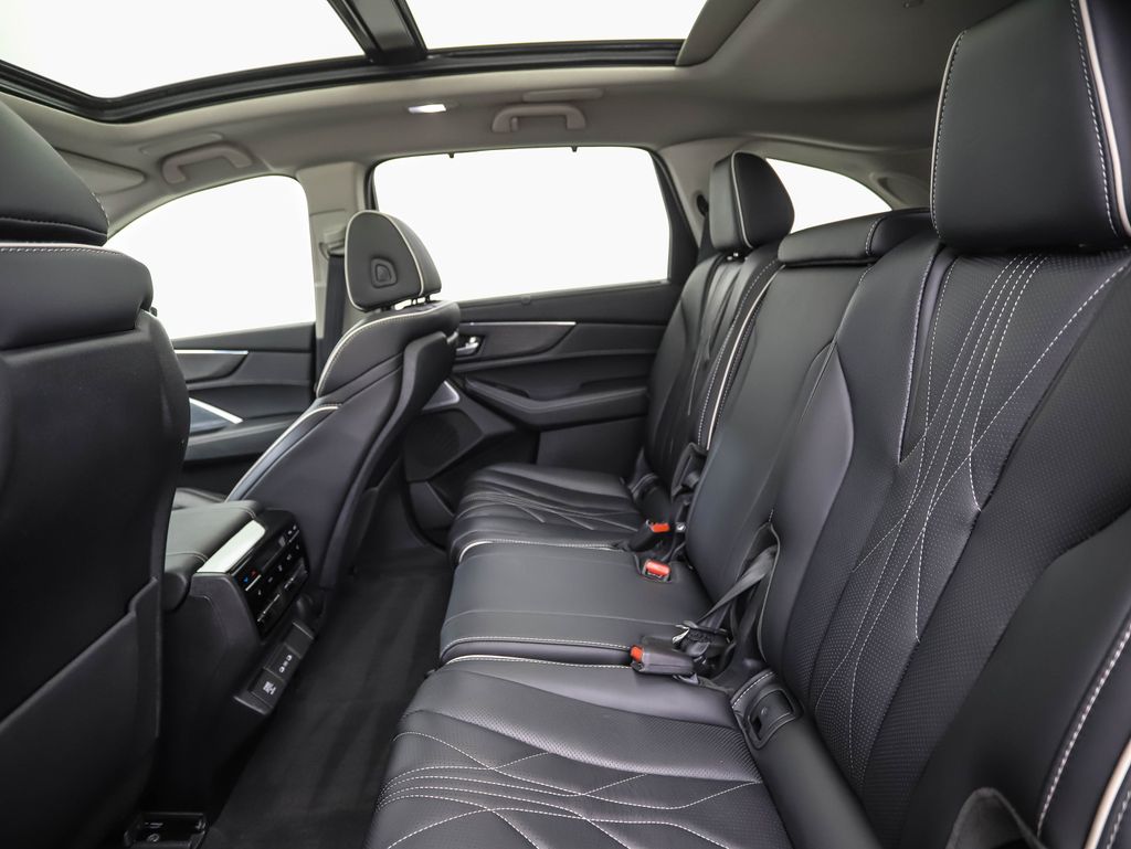 Thumbnail: 2025 Acura MDX - 20