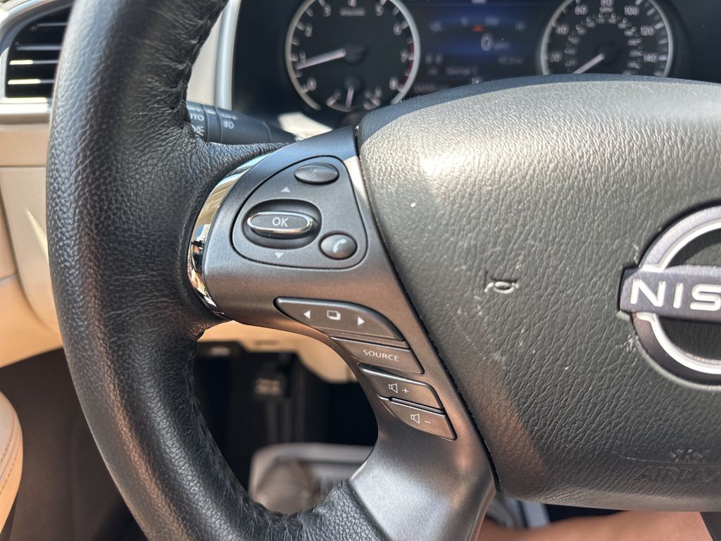 2023 Pearl White Tricoat Nissan Murano SL FWD SUV