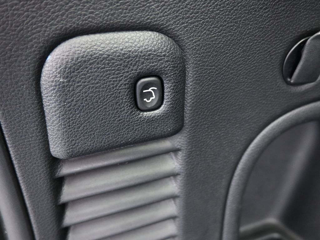 Used 2021 Bright White Clearcoat Jeep Limited image 41