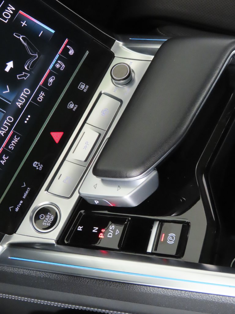 Thumbnail: 2024 Audi Q8 e-tron - 21