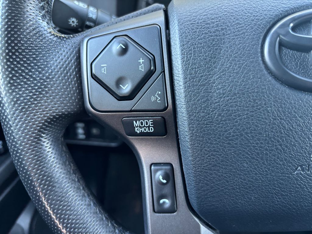 Thumbnail: 2019 Toyota Tacoma - 11