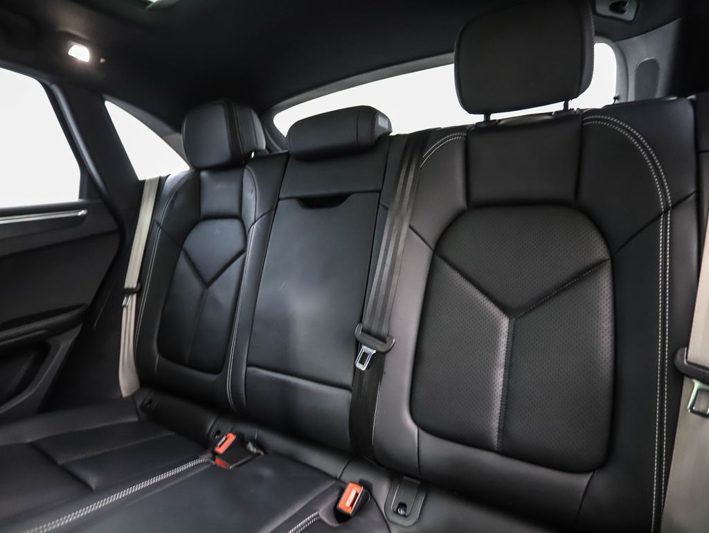 Thumbnail: 2023 Porsche Macan - 22