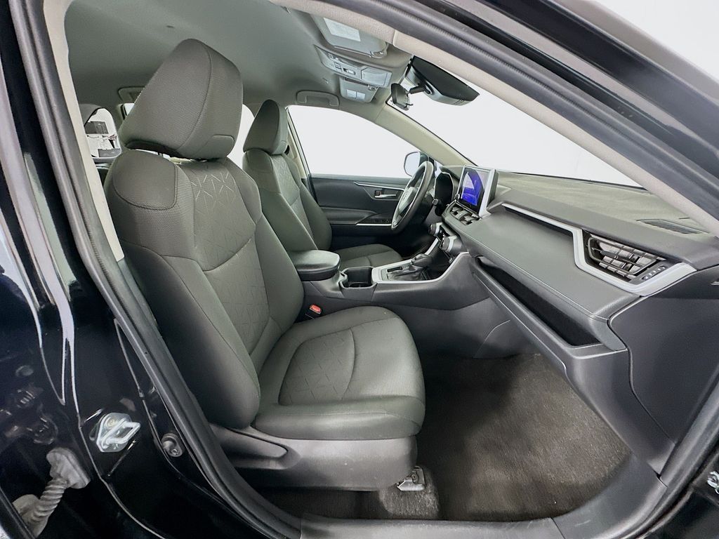 Thumbnail: 2024 Toyota RAV4 - 28