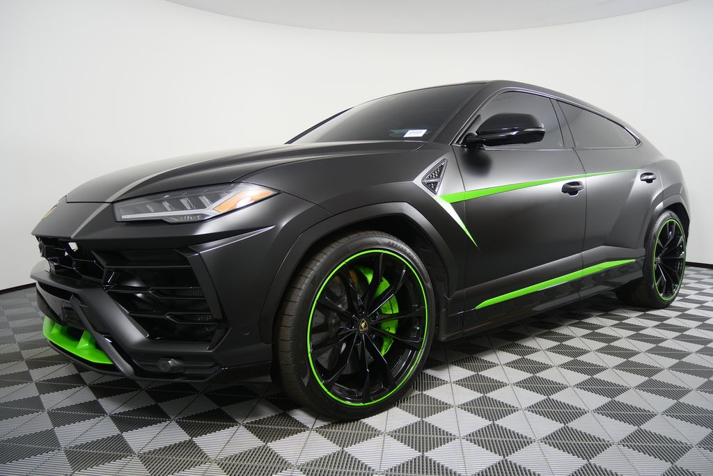Thumbnail: 2020 Lamborghini Urus - 9