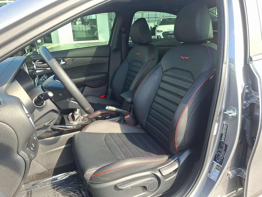 Thumbnail: 2024 Kia Forte - 13