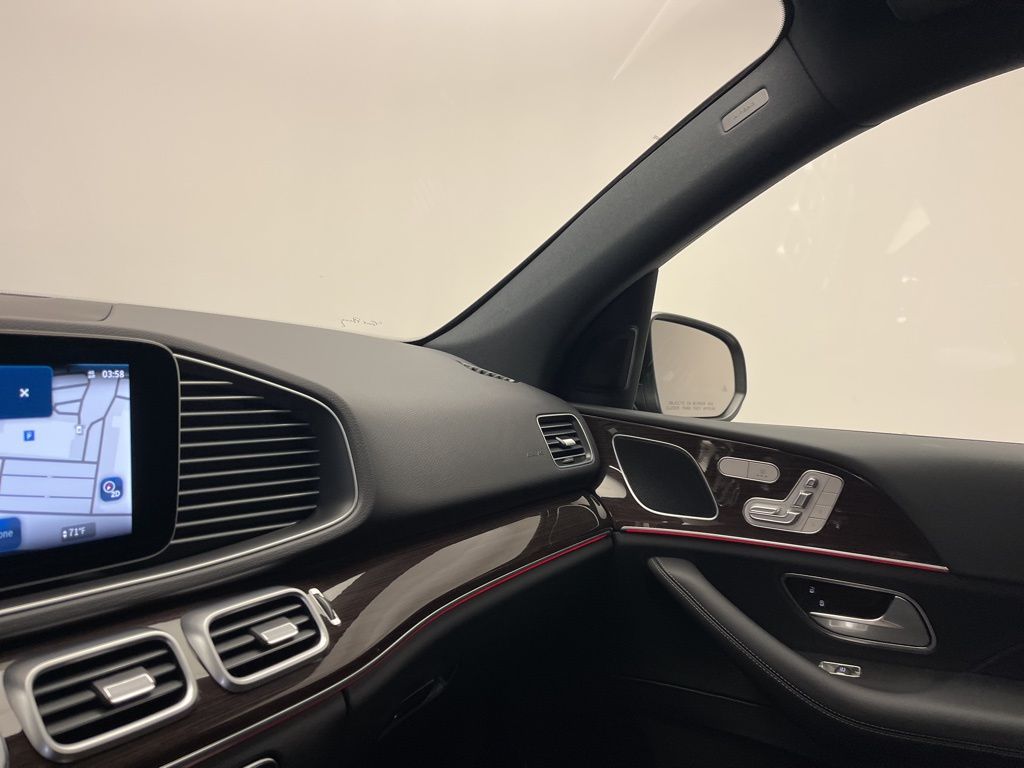 Thumbnail: 2025 Mercedes-Benz GLE - 22