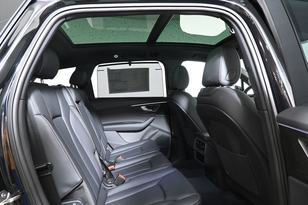 Thumbnail: 2026 Audi Q7 - 20