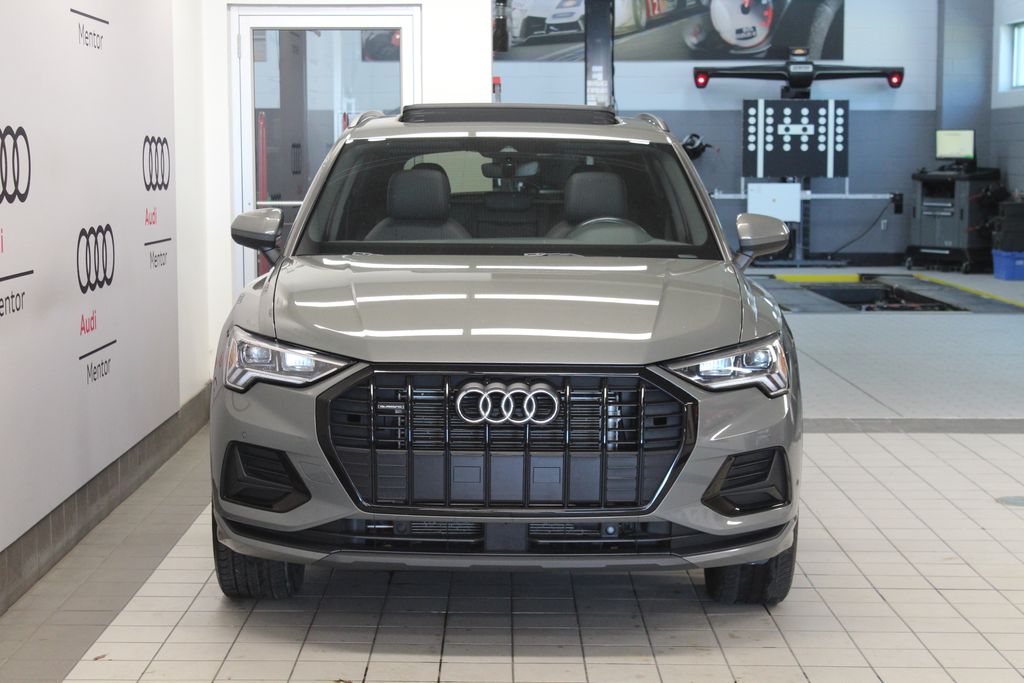 Thumbnail: 2023 Audi Q3 - 9