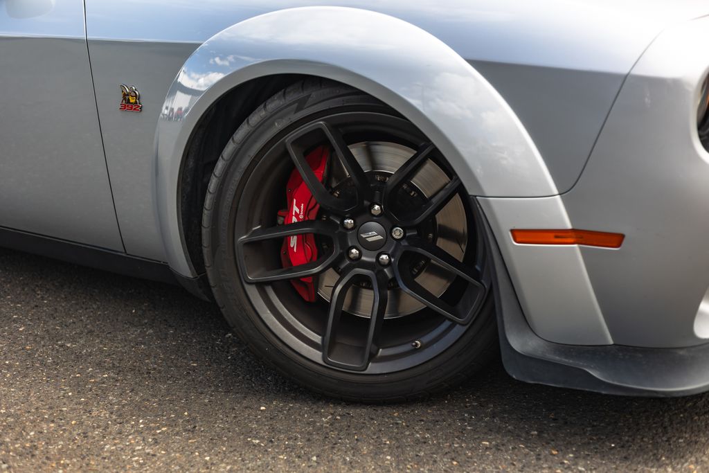 2022 Dodge Challenger R/T Scat Pack Widebody thumbnail 4
