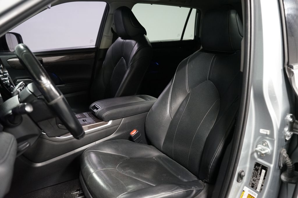 Thumbnail: 2020 Toyota Highlander - 6