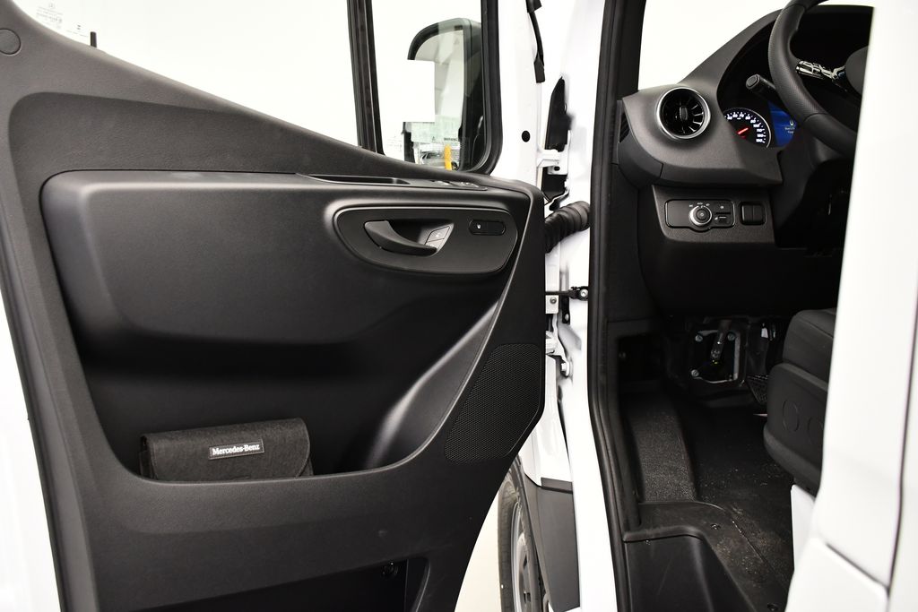 Thumbnail: 2026 Mercedes-Benz Sprinter - 18