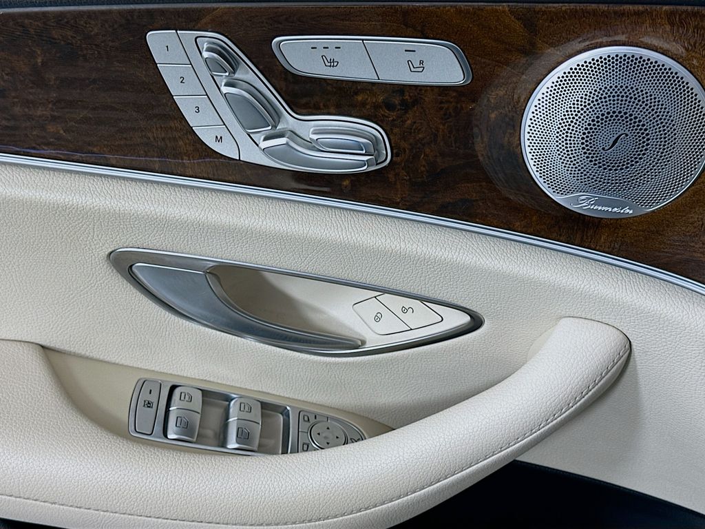 Thumbnail: 2019 Mercedes-Benz E-Class - 18